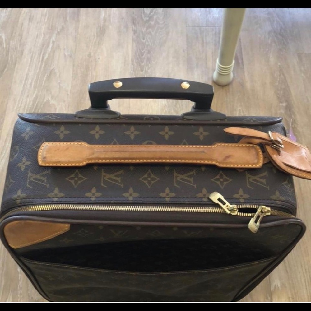 Authentic Louis Vuitton Pegase 45